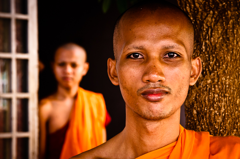 cambodia_phnom_penh_monks
